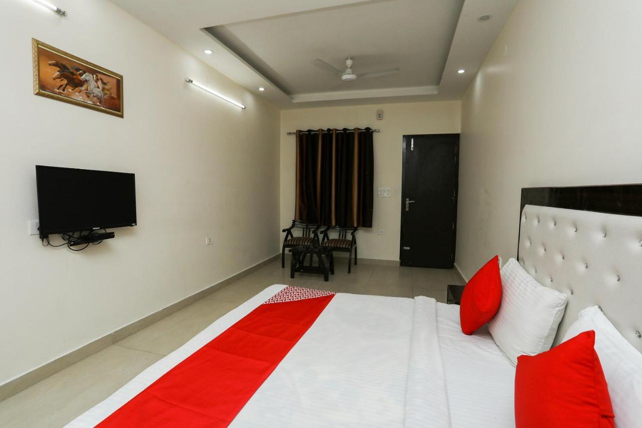 Oyo 35511 Hotel Park View Rohtak ภายนอก รูปภาพ